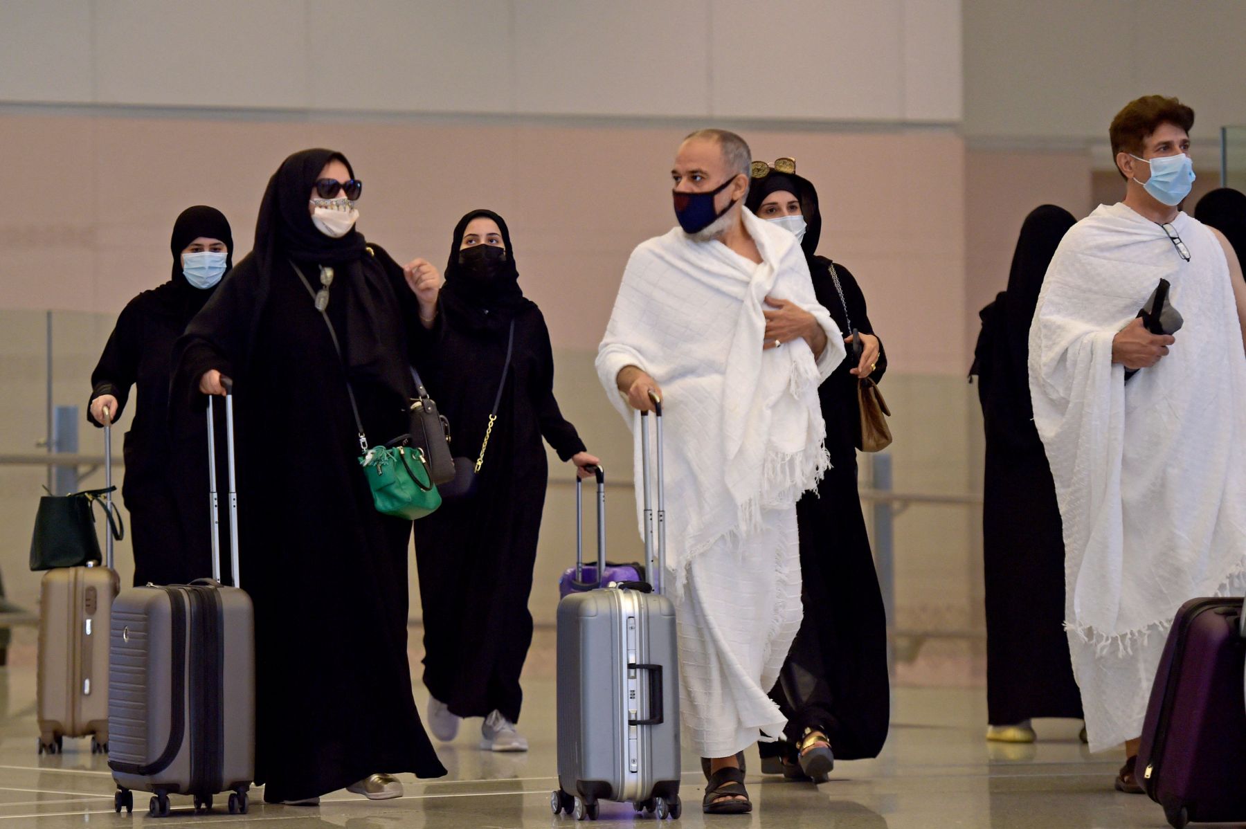 Perbedaan Gaji TKI di Arab Saudi Antara Pria dan Wanita