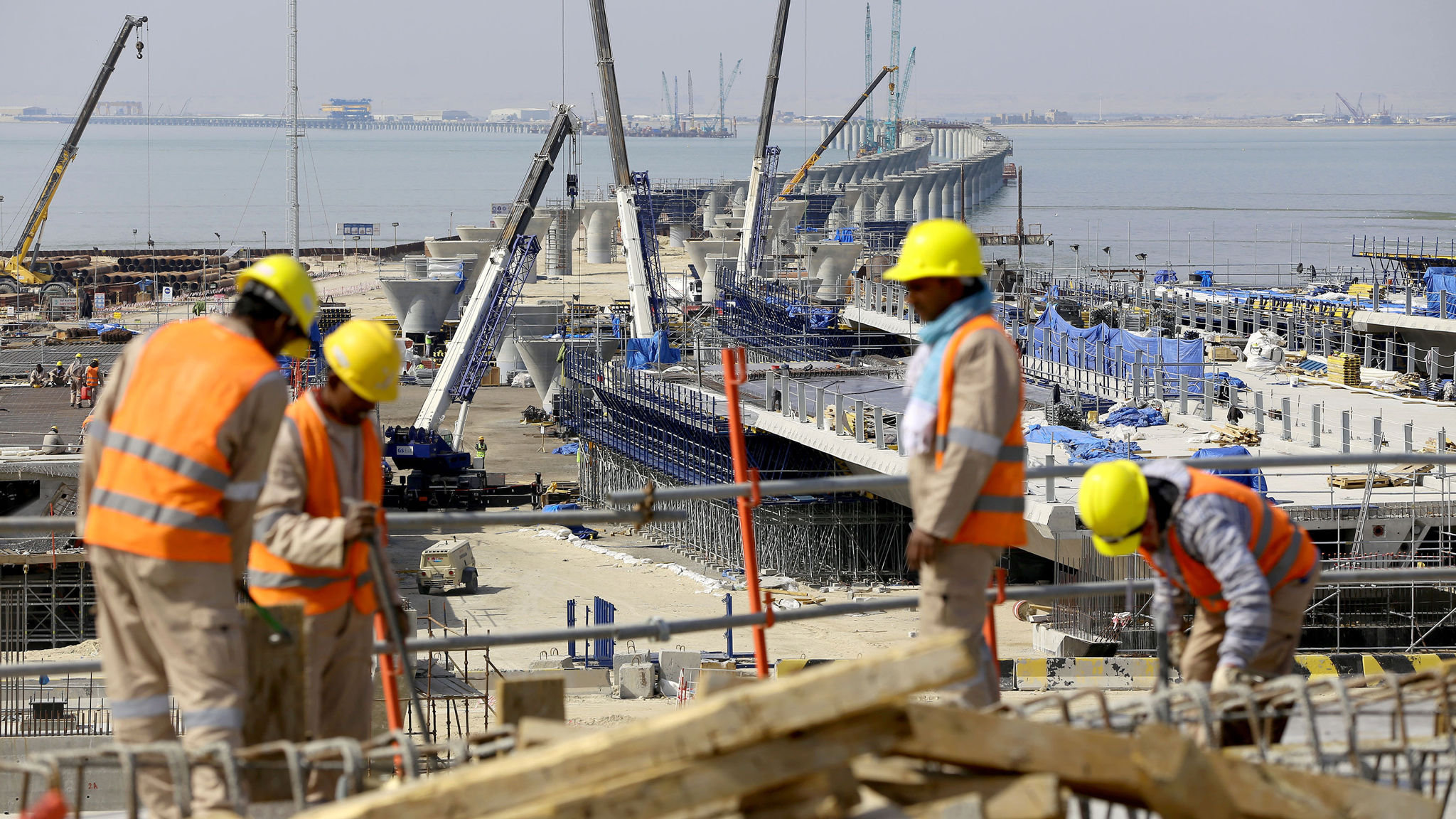 Perbedaan Gaji TKI di Kuwait Antara Pria dan Wanita