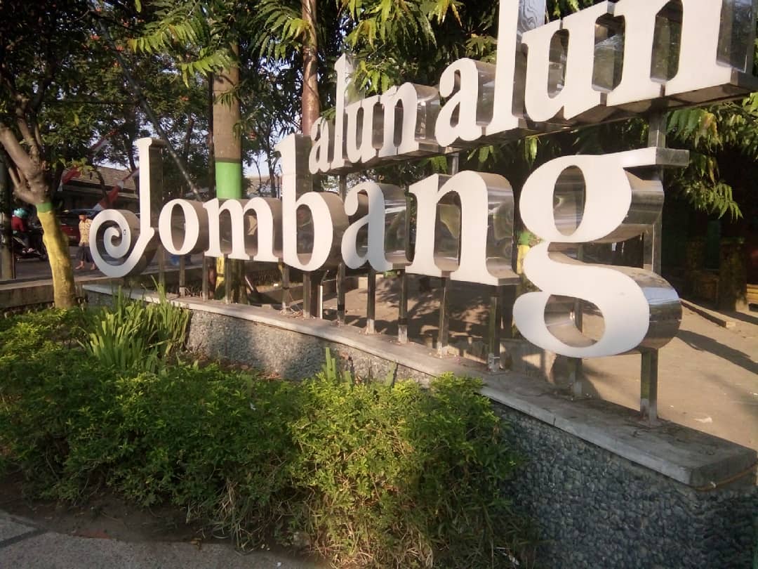 Perkembangan Gaji UMR Jombang