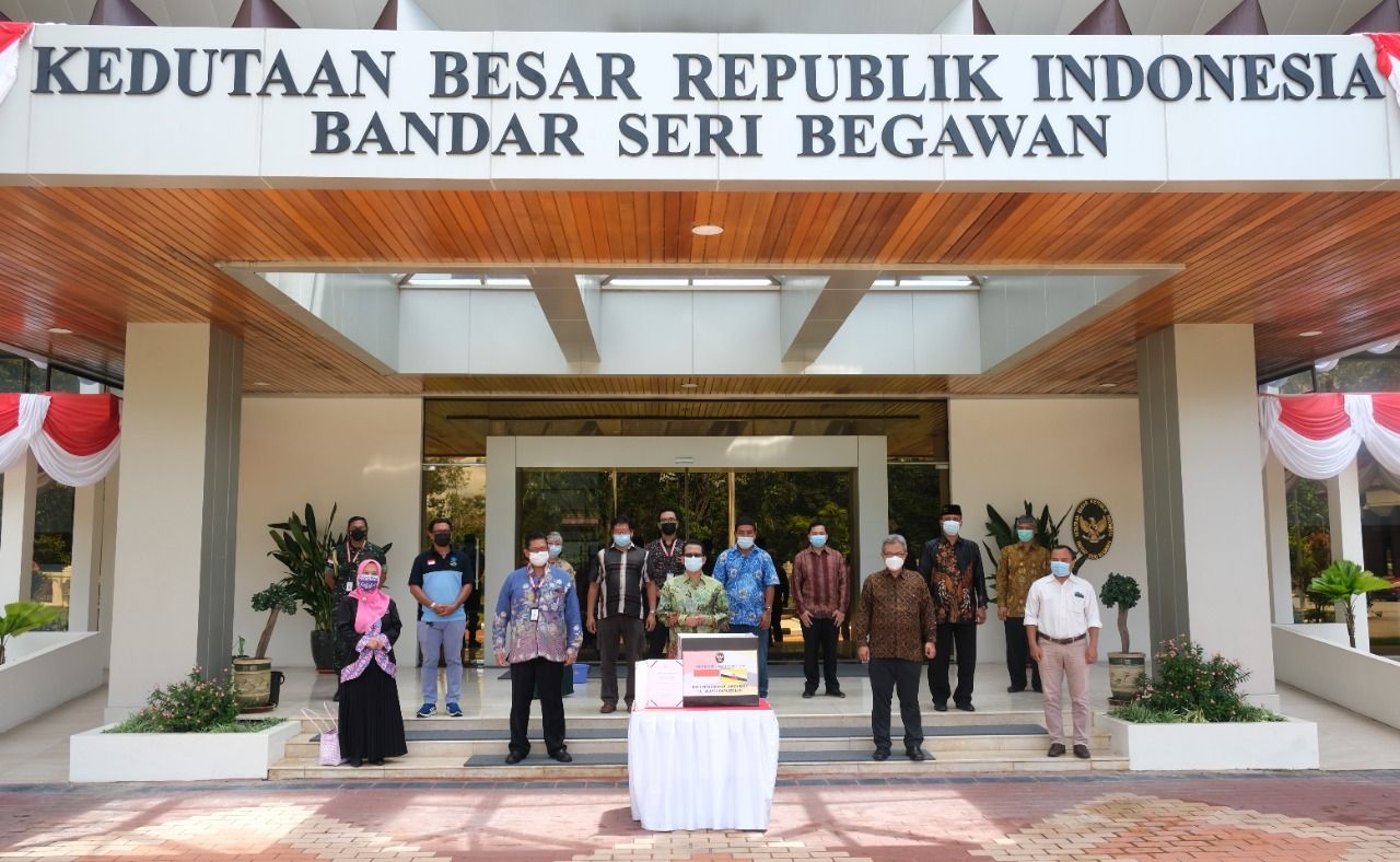 Perbandingan Gaji Pemerintah vs Perusahaan Swasta