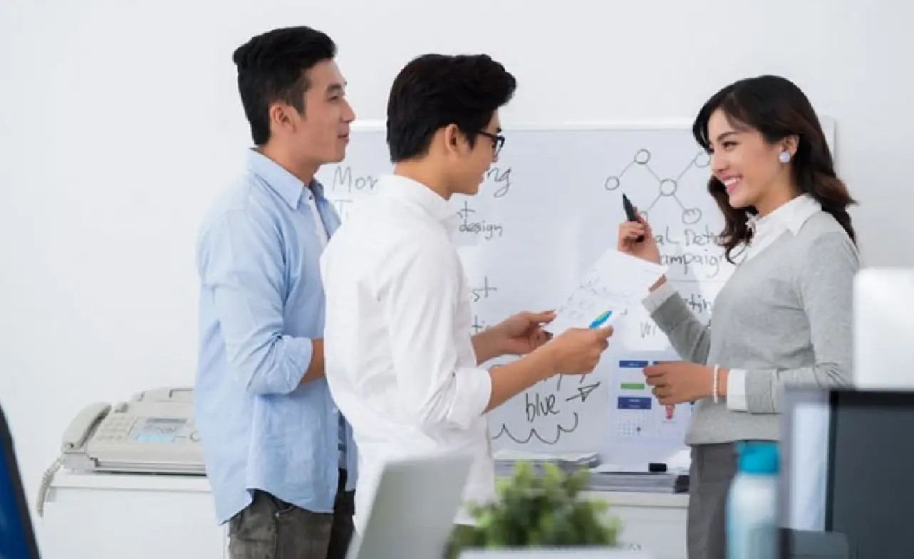 Gaji Management Trainee